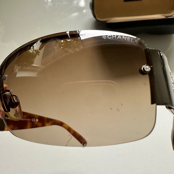 Authentic Chanel Tortoise Sunglasses with Rhinestone 4117-B C.275/13 62.16 125 - Picture 12 of 16